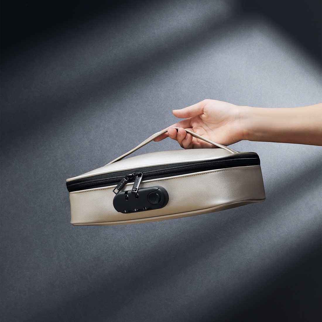 Dorcel Discreet Box etui na gadżety z zamkiem szyfrowym