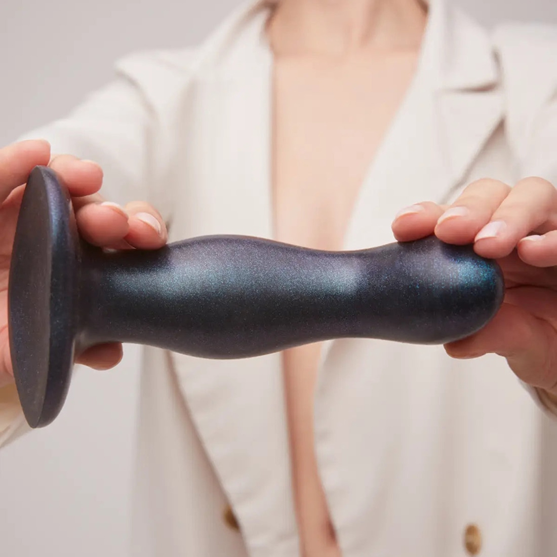 Strap-on-me Snaky M metaliczne dildo z przyssawką