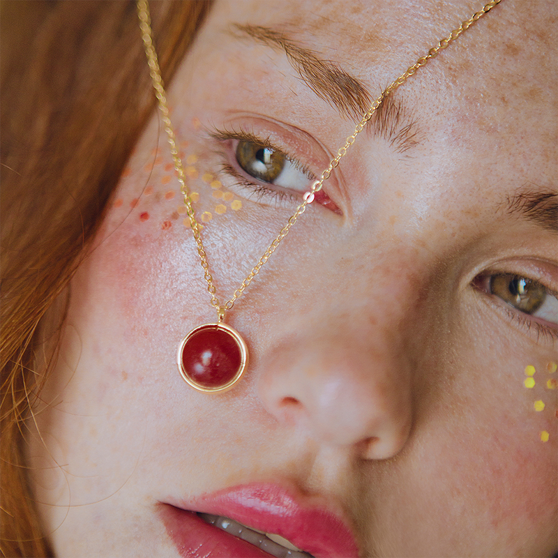 Bijoux Indiscrets Horoscope zestaw z naszyjnikiem, miniwibratorem i balsamem