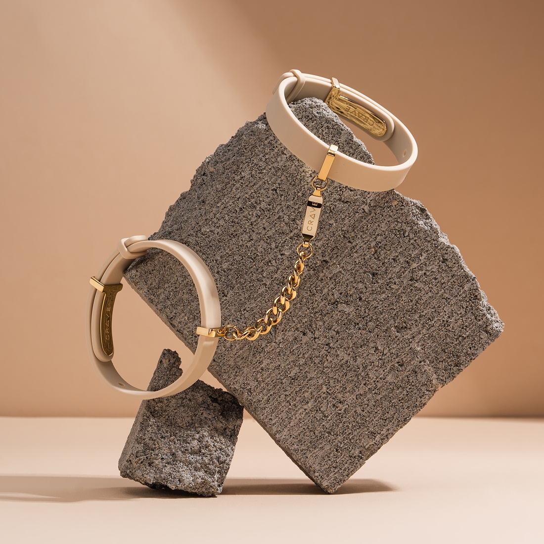 Crave ID Cuffs ozdobne kajdanki do rąk