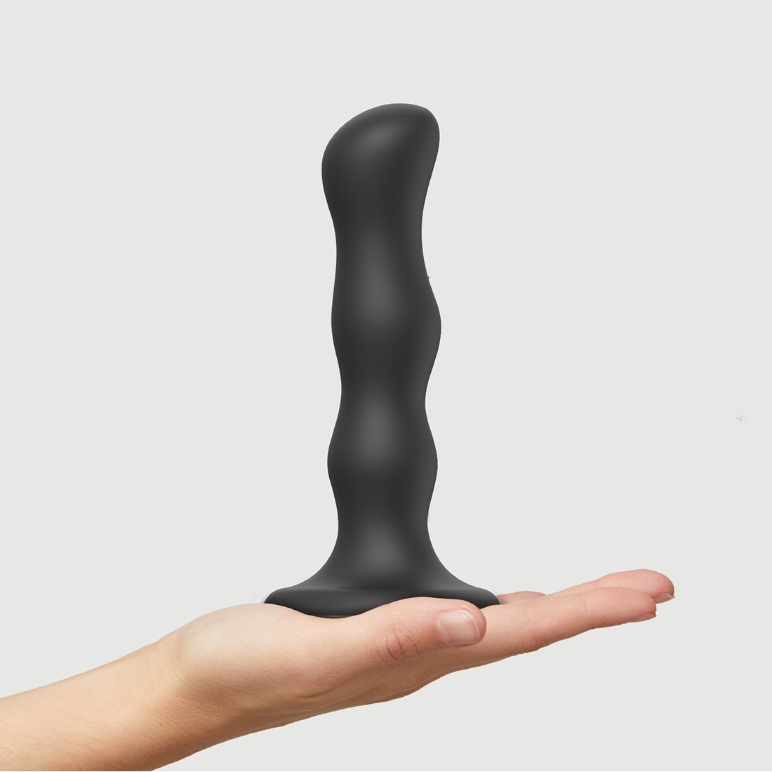 Strap-On-Me Geisha Balls M dildo z drgającymi kulkami