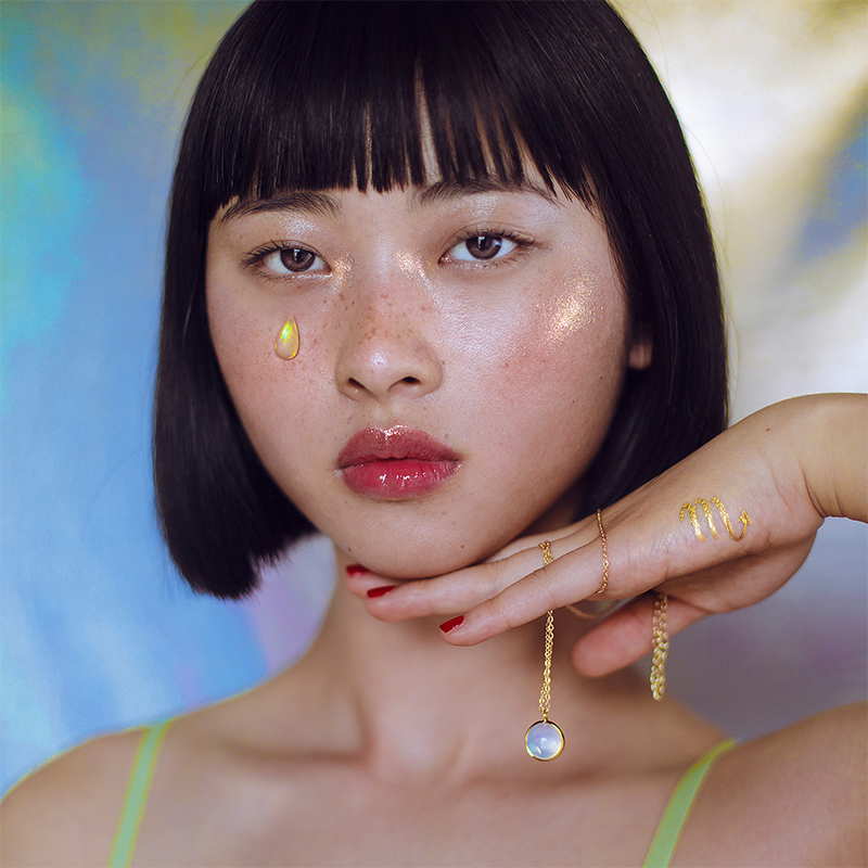Bijoux Indiscrets Horoscope zestaw z naszyjnikiem, miniwibratorem i balsamem