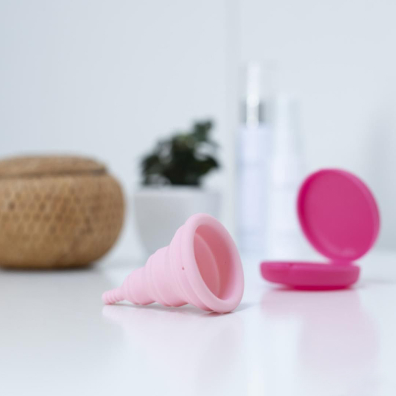 Intimina Lily Cup Compact składany kubeczek menstruacyjny