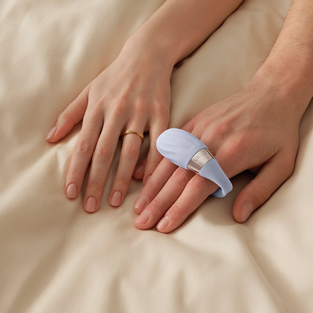 LELO Tiani Twist wibrator dla par sterowany telefonem