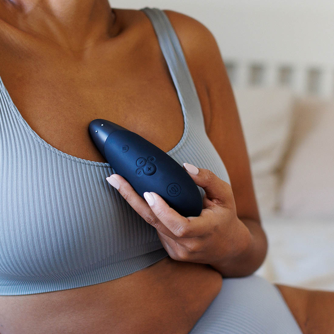 Womanizer Enhance bezdotykowo-wibrujący masażer łechtaczki 2 w 1