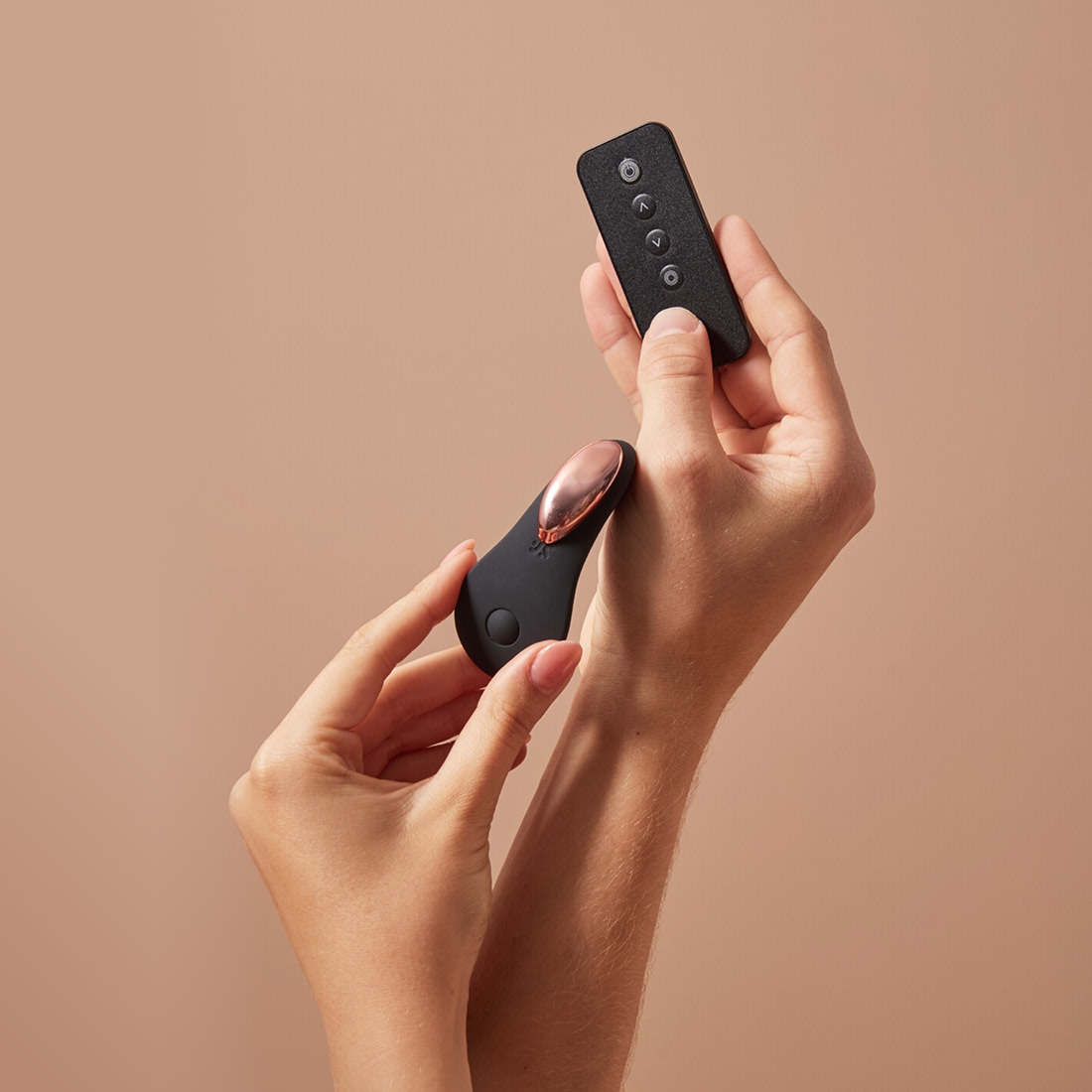 Satisfyer Little Secret zdalnie sterowany masażer do noszenia pod bielizną 