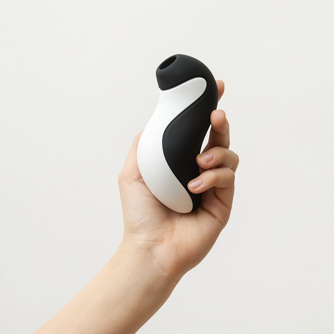 Satisfyer Orca bezdotykowo-wibrujący masażer łechtaczki 2 w 1