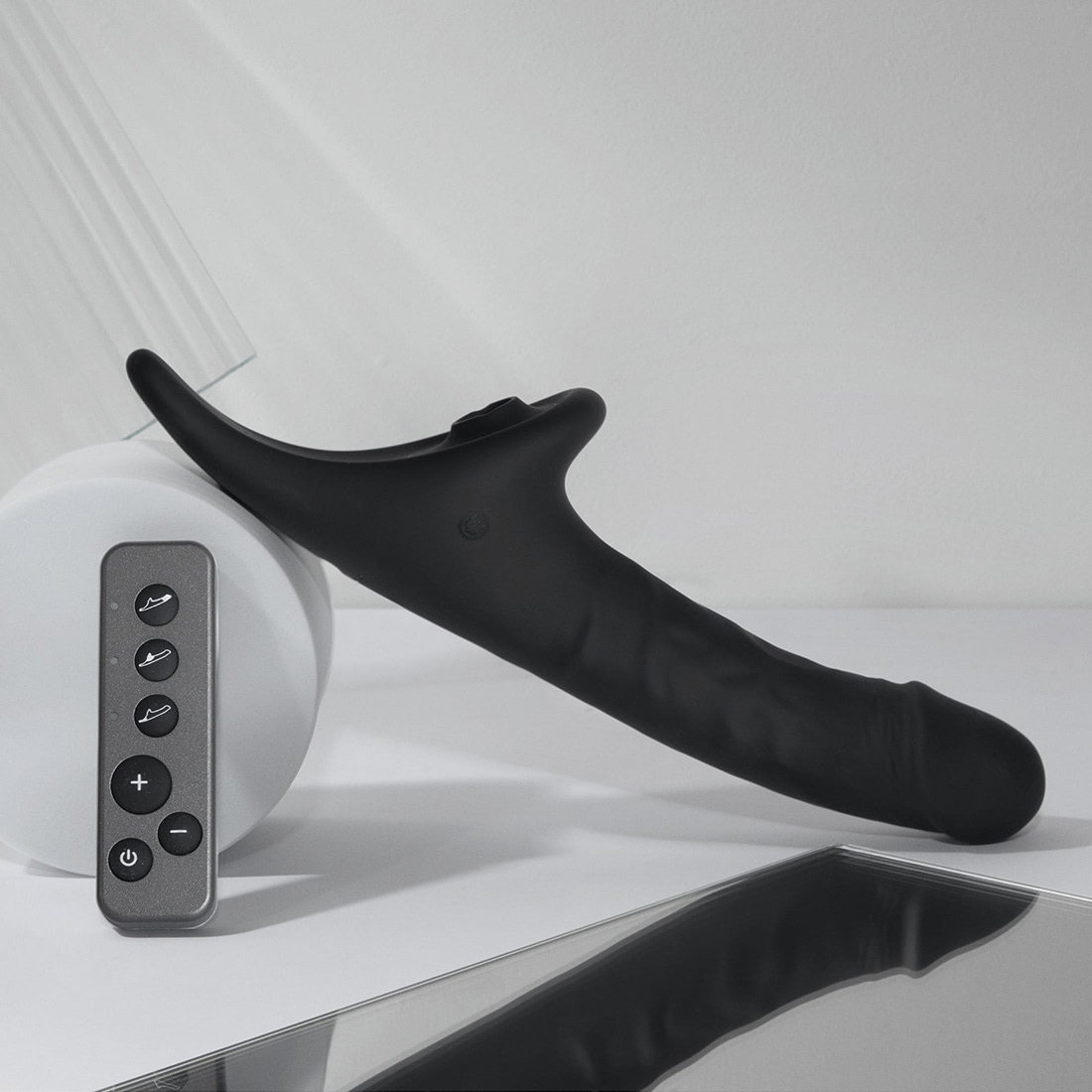 Strap-On-Me Multi Orgasm Realistic Dildo M realistyczne dildo dla par sterowane pilotem