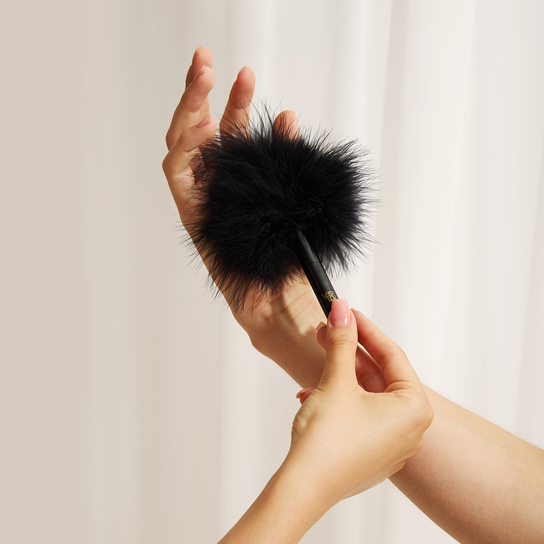 YESforLOV Caressing Feather rozkoszne piórko