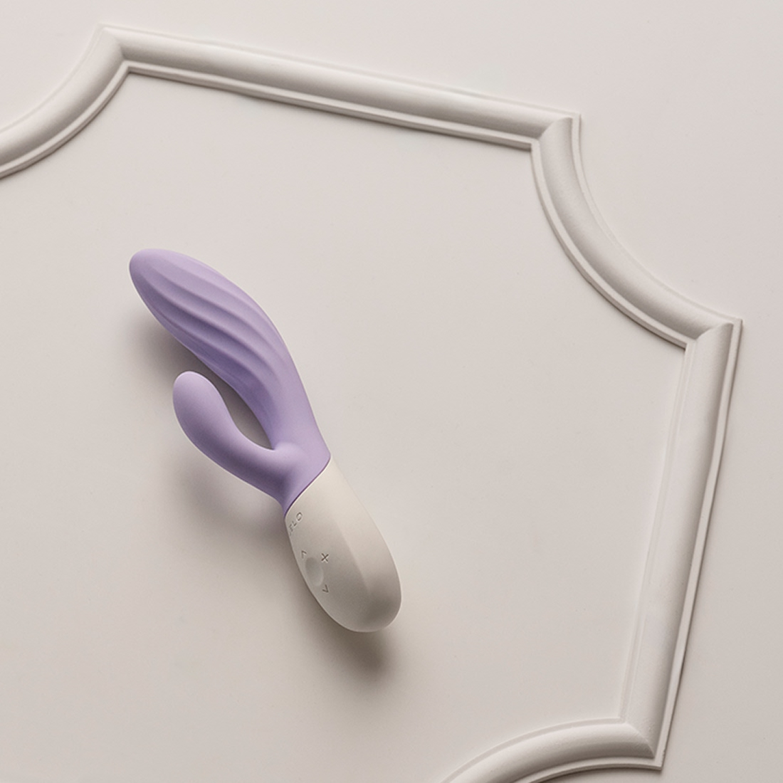 LELO Ina Twist wibrator króliczek sterowany telefonem