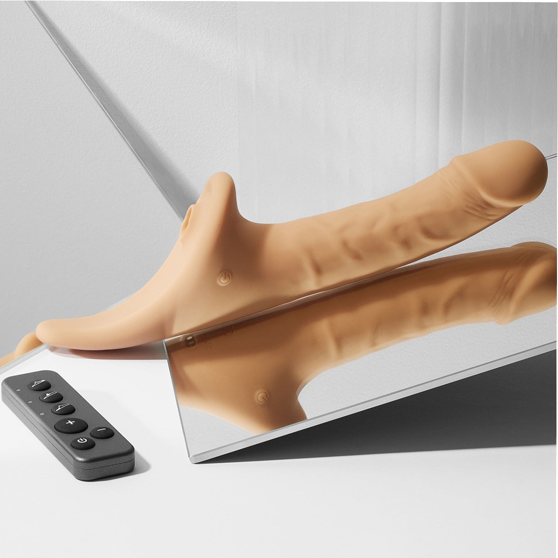 Strap-On-Me Multi Orgasm Realistic Dildo M realistyczne dildo dla par sterowane pilotem
